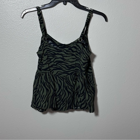 Hollister Women Stripes Green Top‎ size Small - Picture 5 of 7